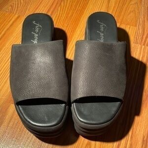 Free People Harbor Platform Sandal. NEW
